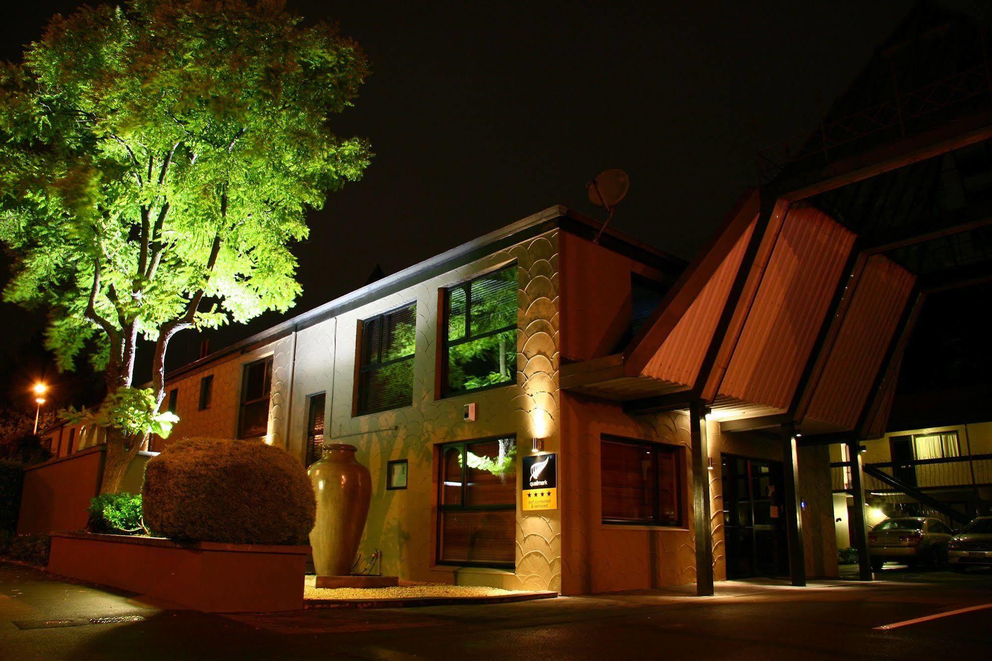 The Towers On The Park Hotel Christchurch Exterior photo